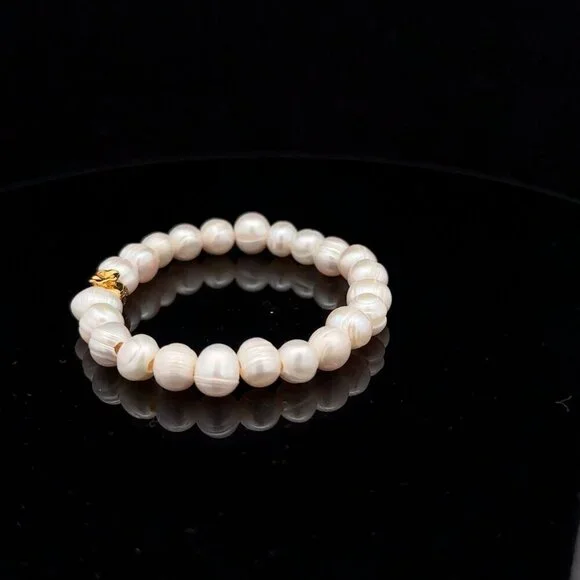 18K Gold Money Bag Lucky Charm White Pearl 6-7mm x 6-8mm - Picture 3 of 5